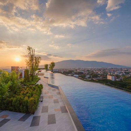 Luxury Condo Astra Sky River Condo Чиангмай Екстериор снимка